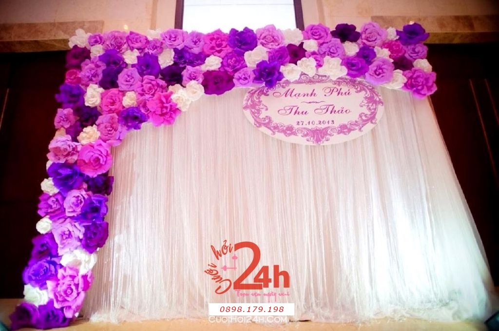 Dịch vụ cưới hỏi 24h trọn vẹn ngày vui chuyên trang trí nhà đám cưới hỏi và nhà hàng tiệc cưới | Backdrop hoa giấy tông tím hồng dễ thương