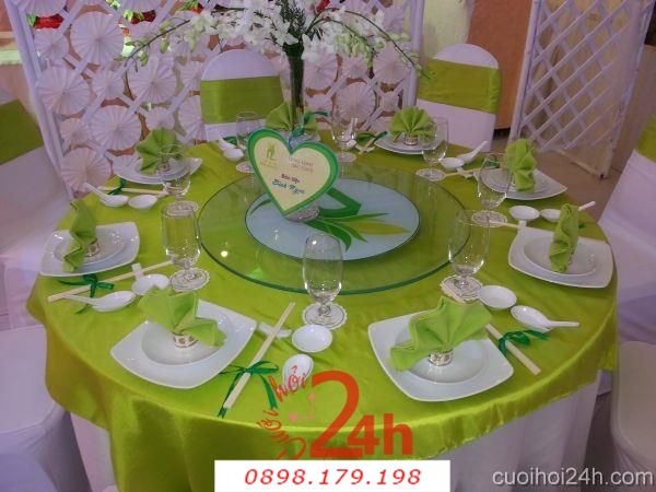 Dịch vụ cưới hỏi 24h trọn vẹn ngày vui chuyên trang trí nhà đám cưới hỏi và nhà hàng tiệc cưới | Trang trí bàn tiệc tông xanh đọt chuối